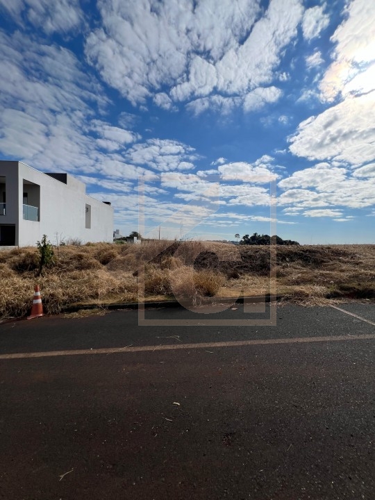 Terreno à venda em Pato Branco no Bairro Fraron- Loteamento Dom Luiz Q-2182 L-22