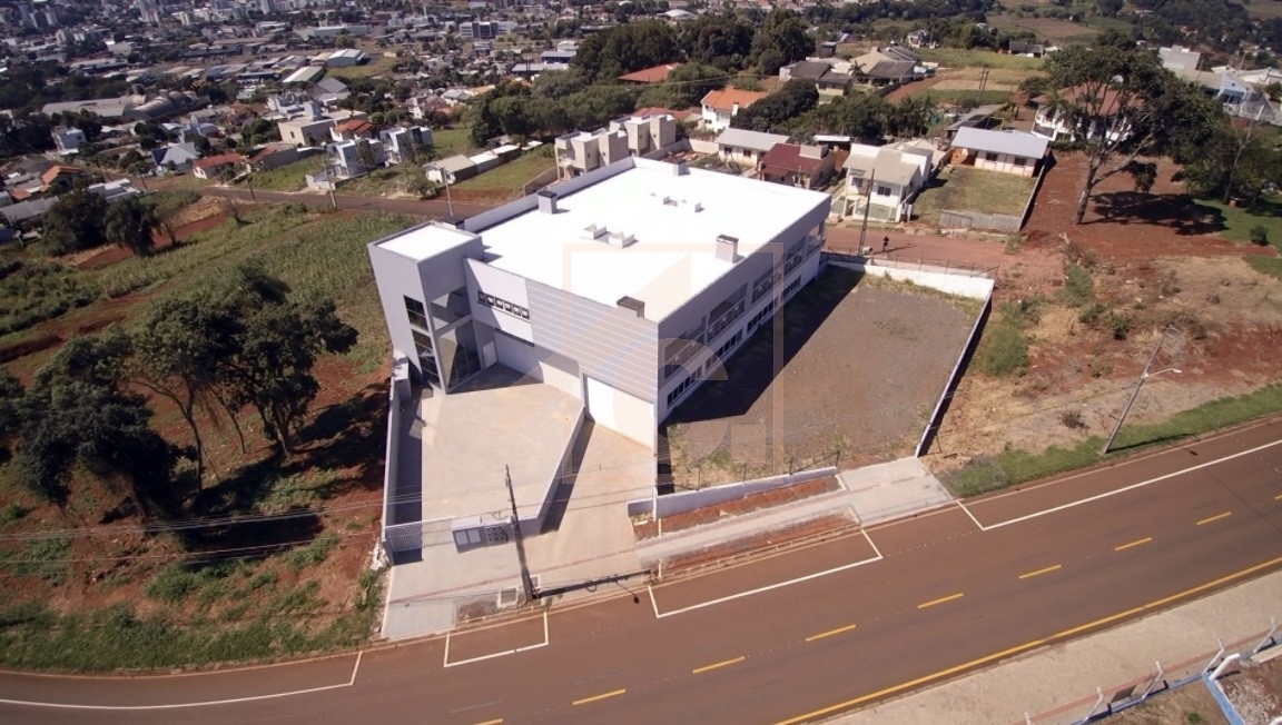 05 Apartamentos + Barracão no bairro Aeroporto