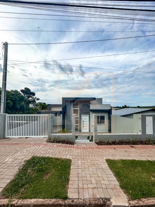 Casa à venda em Pato Branco com 1 suíte + 2 quartos no bairro Jardim Primavera