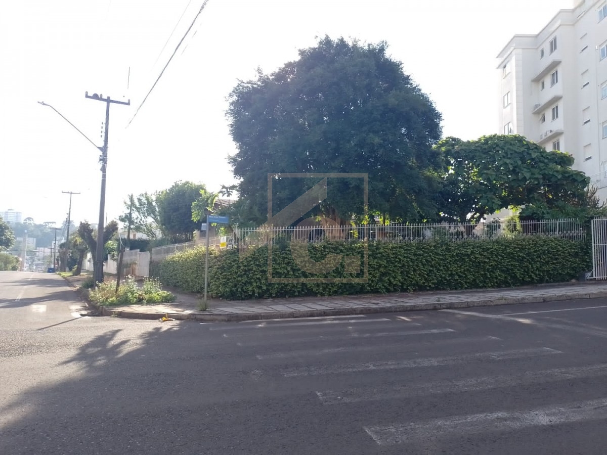 Terreno de esquina à venda em Pato Branco no bairro Santa Terezinha