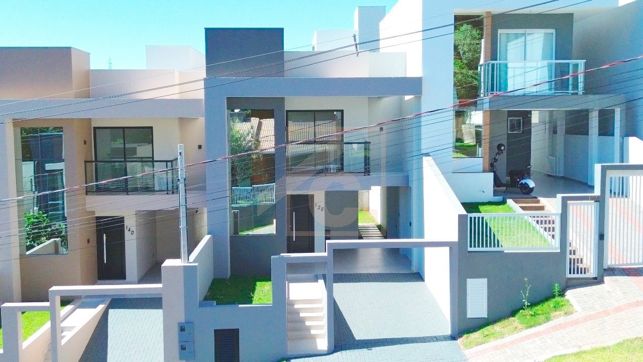 Sobrado à venda em Pato Branco com 2 Suítes no Bairro Fraron