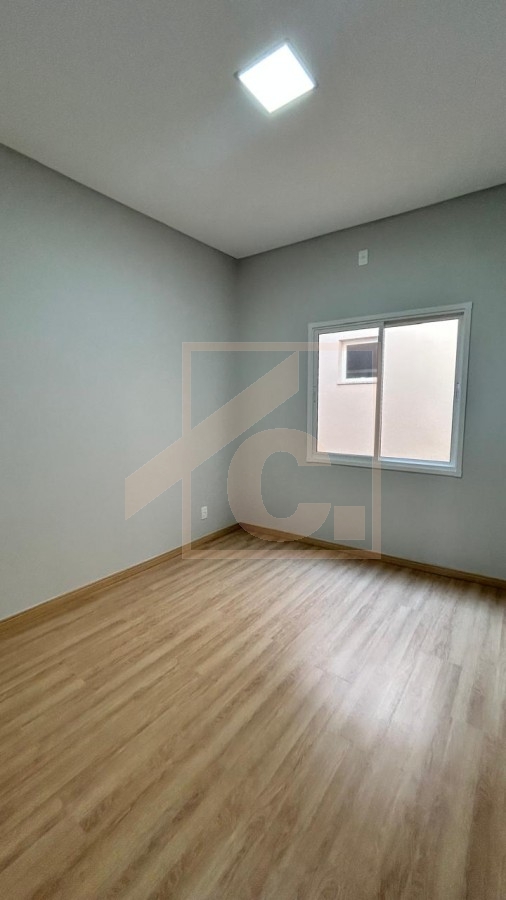 Casa à venda em Pato Branco com 1 Suíte + 2 Quartos no bairro Fraron