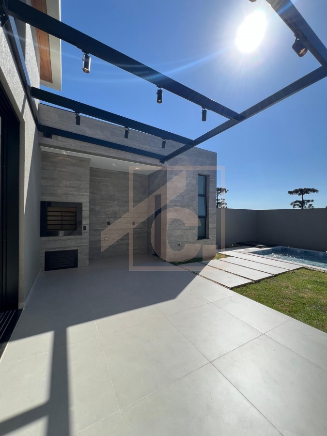 Casa  à venda em Pato Branco com 3 Suítes no bairro Cadorin