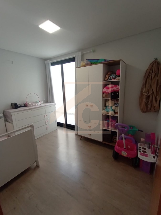 Sobrado à venda em Pato Branco com 1 Suíte + 2 quartos bairro Fraron