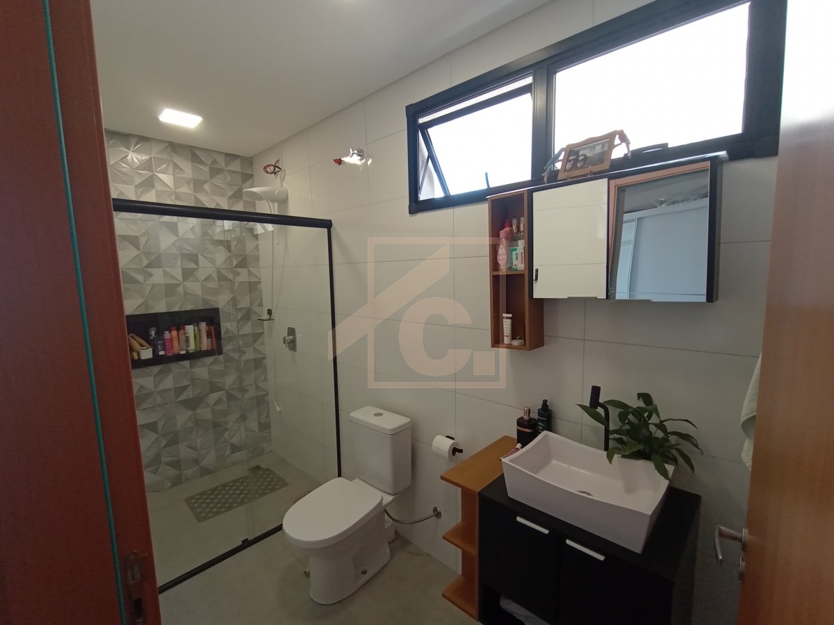 Sobrado à venda em Pato Branco com 1 Suíte + 2 quartos bairro Fraron