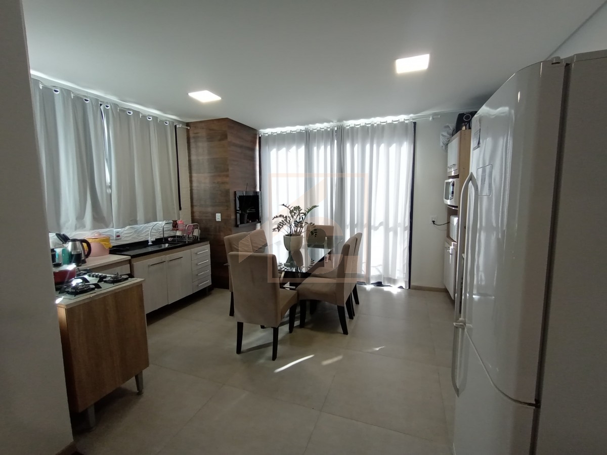 Sobrado à venda em Pato Branco com 1 Suíte + 2 quartos bairro Fraron