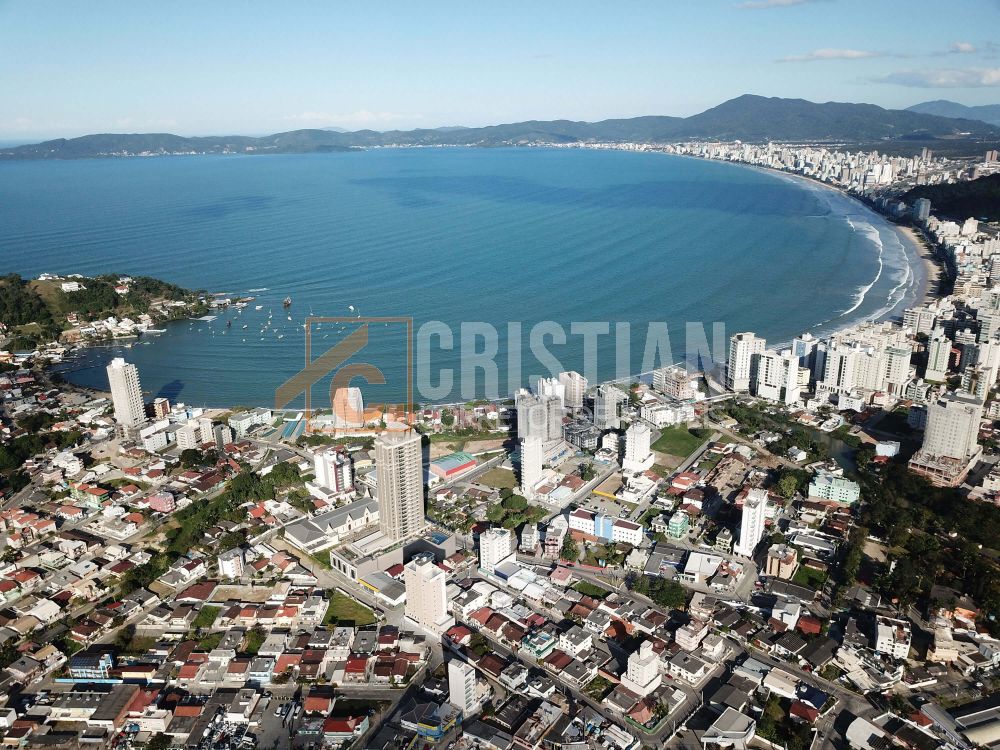 Apartamento à venda em Itapema no Edifício Belmare Residence