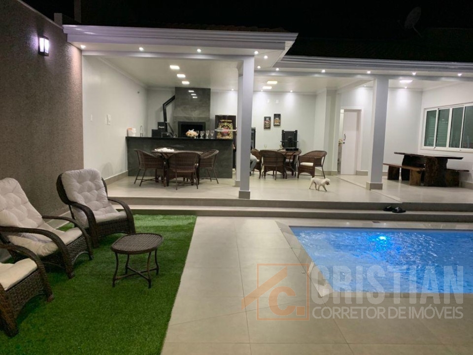 Sobrado mobiliado à venda em Pato Branco no Bairro Fraron