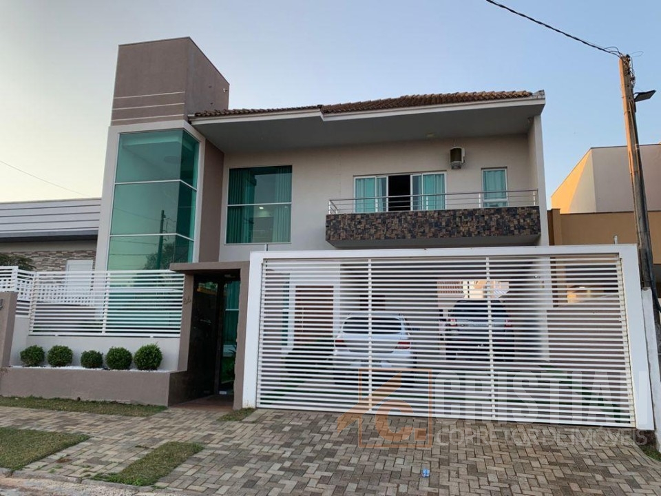 Sobrado mobiliado à venda em Pato Branco no Bairro Fraron