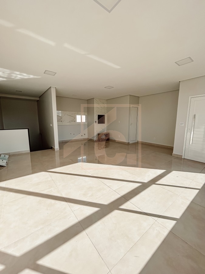 Sobrado à venda em Pato Branco no bairro São Francisco com 1 Suíte + 02 Quartos.