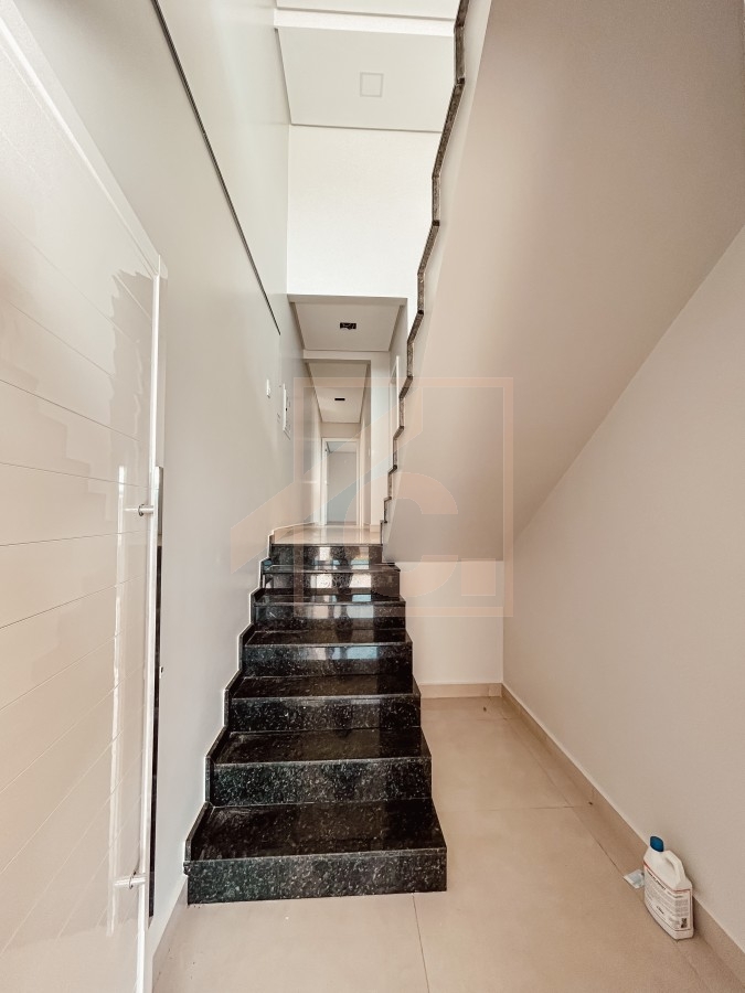 Sobrado à venda em Pato Branco no bairro São Francisco com 1 Suíte + 02 Quartos.