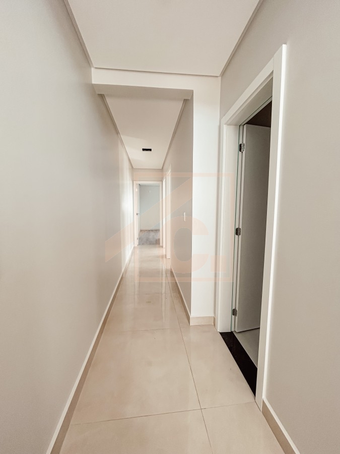 Sobrado à venda em Pato Branco no bairro São Francisco com 1 Suíte + 02 Quartos.