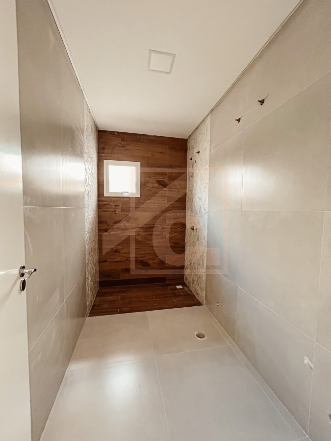 Sobrado à venda em Pato Branco no bairro São Francisco com 1 Suíte + 02 Quartos.