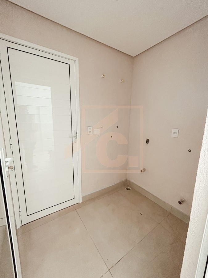 Sobrado à venda em Pato Branco no bairro São Francisco com 1 Suíte + 02 Quartos.