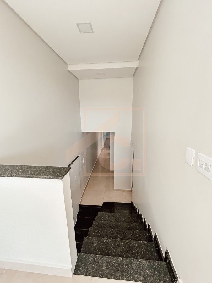 Sobrado à venda em Pato Branco no bairro São Francisco com 1 Suíte + 02 Quartos.