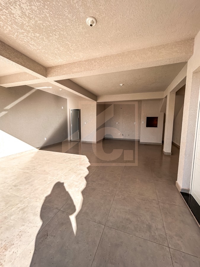 Sobrado à venda em Pato Branco no bairro São Francisco com 1 Suíte + 02 Quartos.