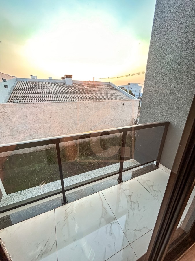 Sobrado Alto Padrão à venda em Pato Branco com 1 Suíte + 2 Demi-Suítes no bairro Fraron