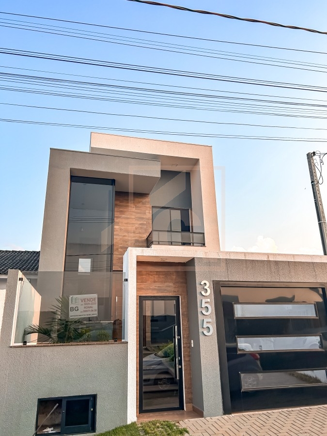 Sobrado Alto Padrão à venda em Pato Branco com 1 Suíte + 2 Demi-Suítes no bairro Fraron