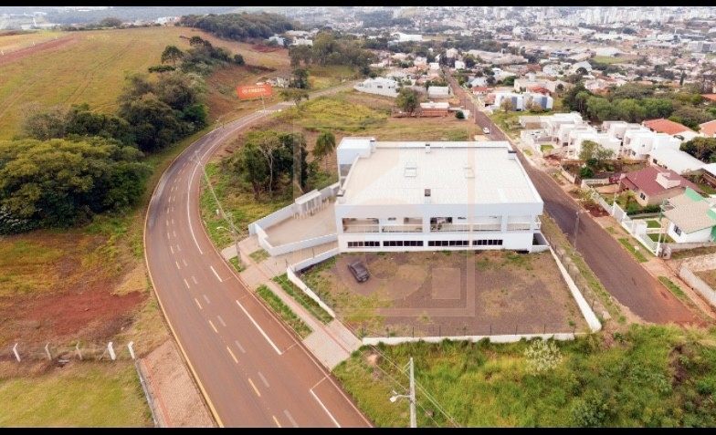 05 Apartamentos + Barracão no bairro Aeroporto