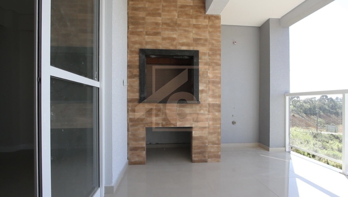 05 Apartamentos + Barracão no bairro Aeroporto