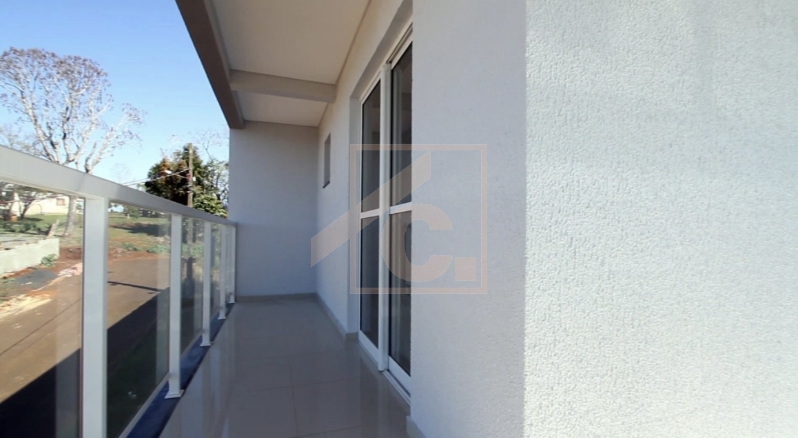 05 Apartamentos + Barracão no bairro Aeroporto