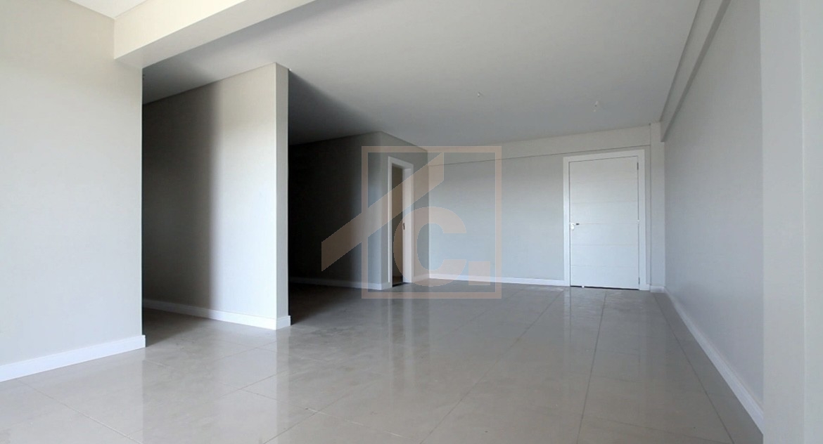 05 Apartamentos + Barracão no bairro Aeroporto