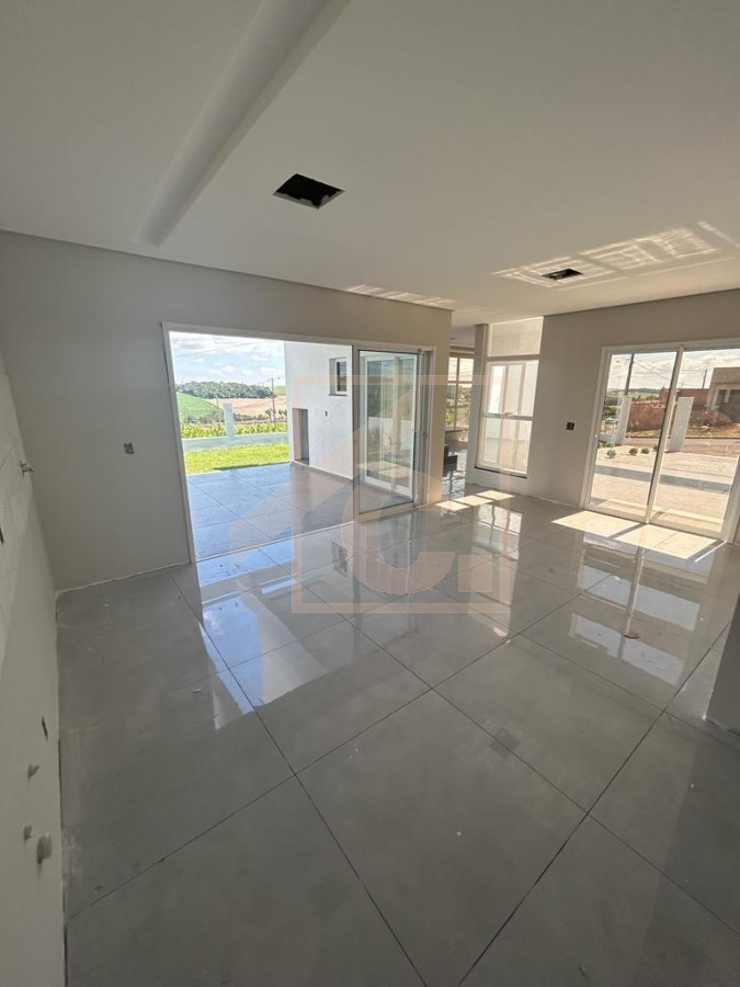 Sobrado à venda em Pato Branco com 1 Suíte + 2 quartos bairro Fraron