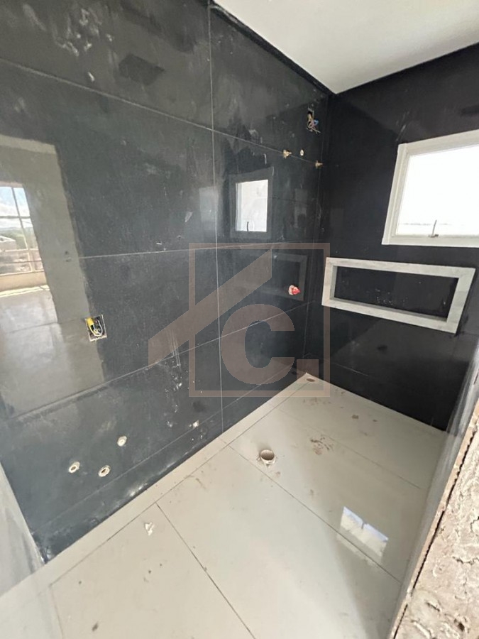 Sobrado à venda em Pato Branco com 1 Suíte + 2 quartos bairro Fraron