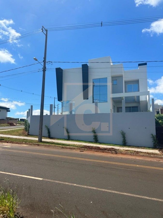 Sobrado à venda em Pato Branco com 1 Suíte + 2 quartos bairro Fraron