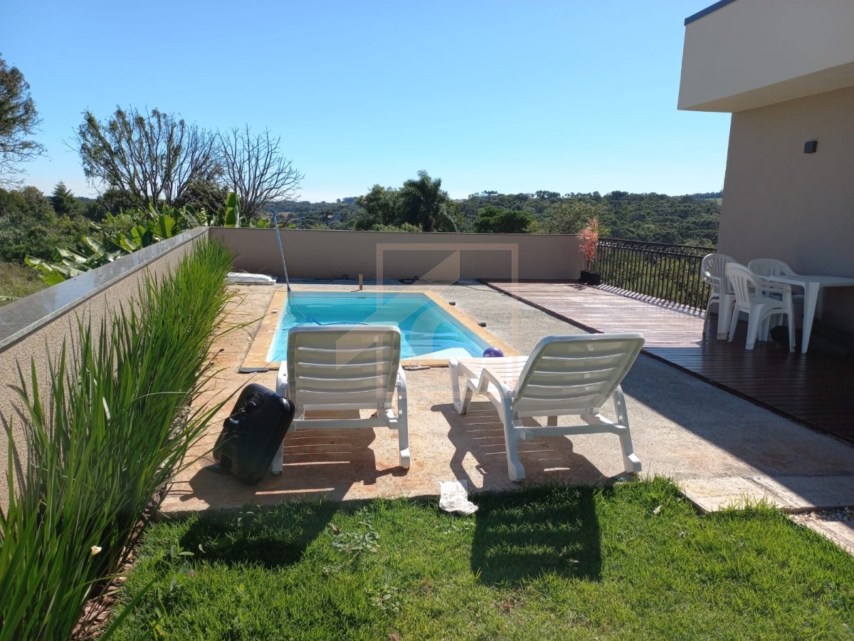 Casa à venda em Pato Branco no bairro São Francisco com 1 Suíte + 2 Quartos e Piscina