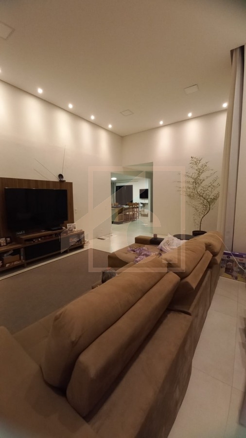 Casa à venda em Pato Branco no bairro São Francisco com 1 Suíte + 2 Quartos e Piscina
