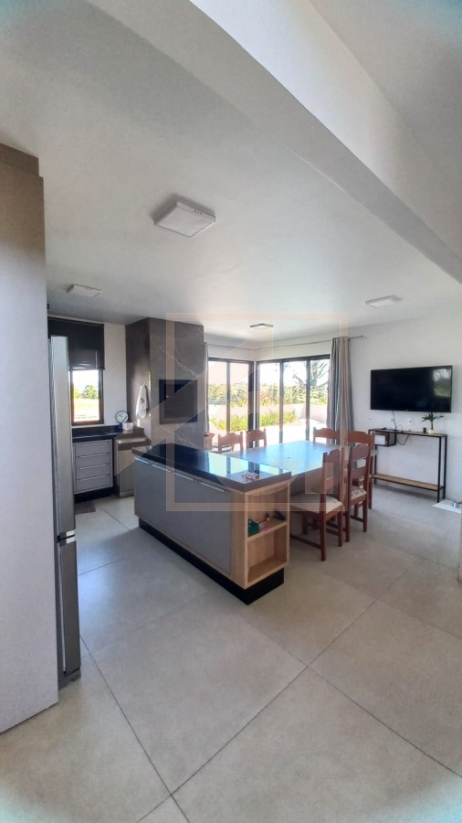 Casa à venda em Pato Branco no bairro São Francisco com 1 Suíte + 2 Quartos e Piscina