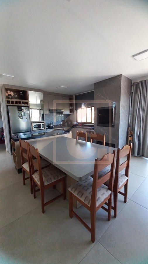 Casa à venda em Pato Branco no bairro São Francisco com 1 Suíte + 2 Quartos e Piscina