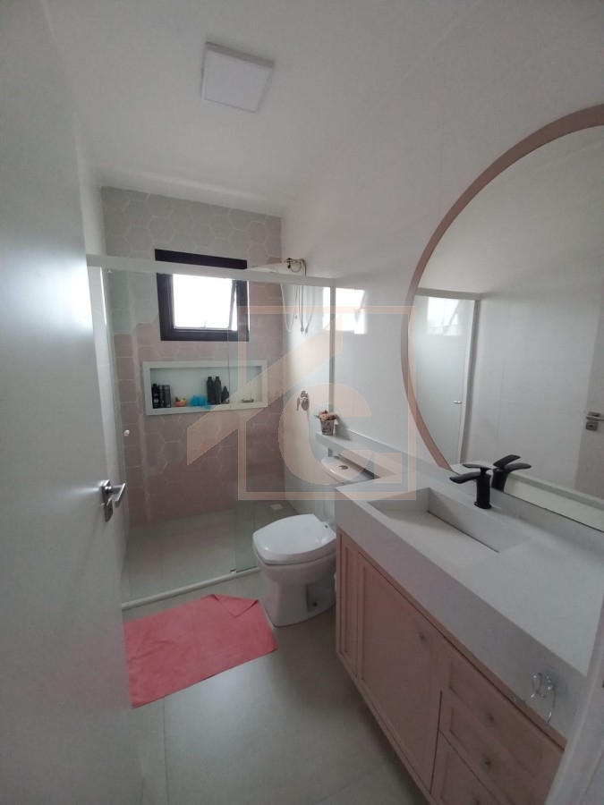 Casa à venda em Pato Branco no bairro São Francisco com 1 Suíte + 2 Quartos e Piscina