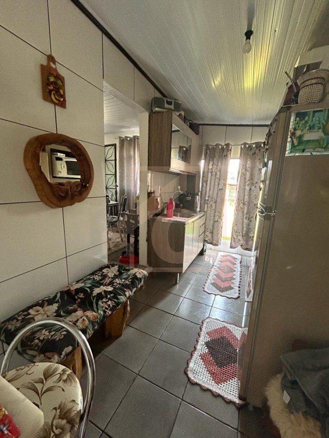 Casa à venda em Chopinzinho com 1 Suíte + 2 Quartos.