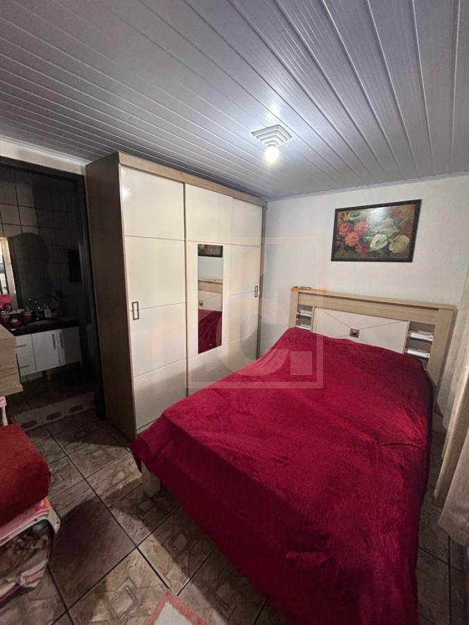 Casa à venda em Chopinzinho com 1 Suíte + 2 Quartos.