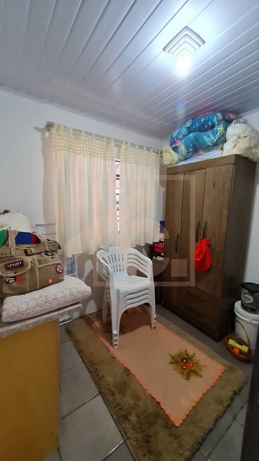 Casa à venda em Chopinzinho com 1 Suíte + 2 Quartos.