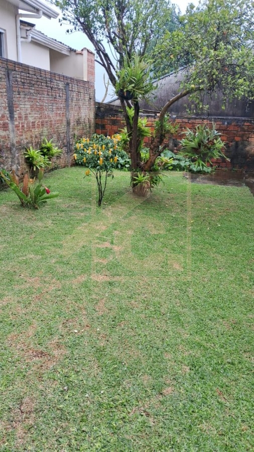 Casa à venda em Chopinzinho com 1 Suíte + 2 Quartos.