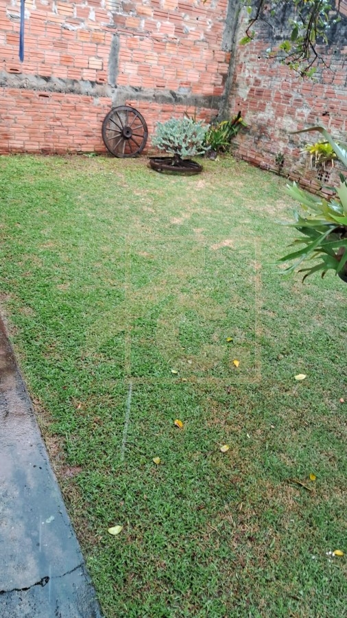 Casa à venda em Chopinzinho com 1 Suíte + 2 Quartos.