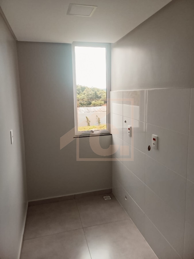 Casa à venda em Pato Branco com 1 suíte + 2 quartos no bairro Jardim Primavera