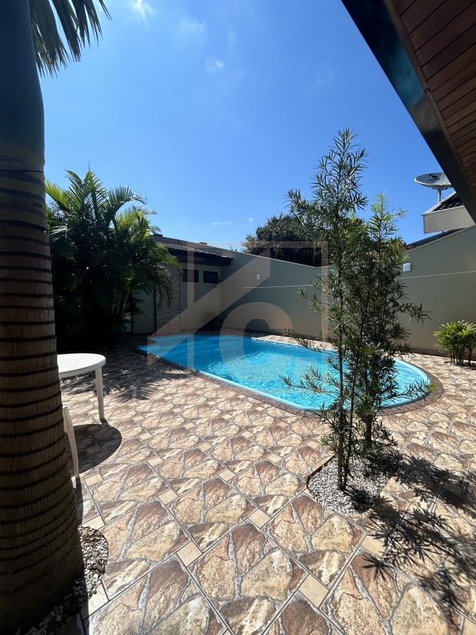 Casa à venda em Pato Branco com piscina no Bairro La Salle