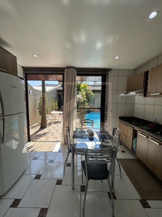 Casa à venda em Pato Branco com piscina no Bairro La Salle