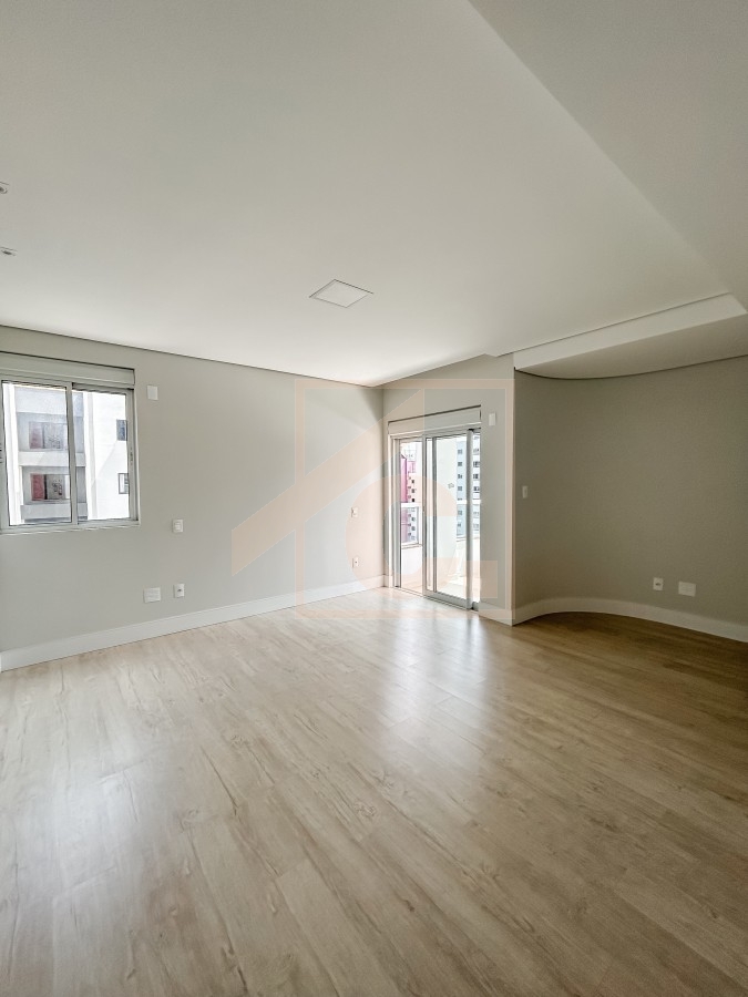 Apartamento à venda em Pato Branco no Ed. Alice Sartor