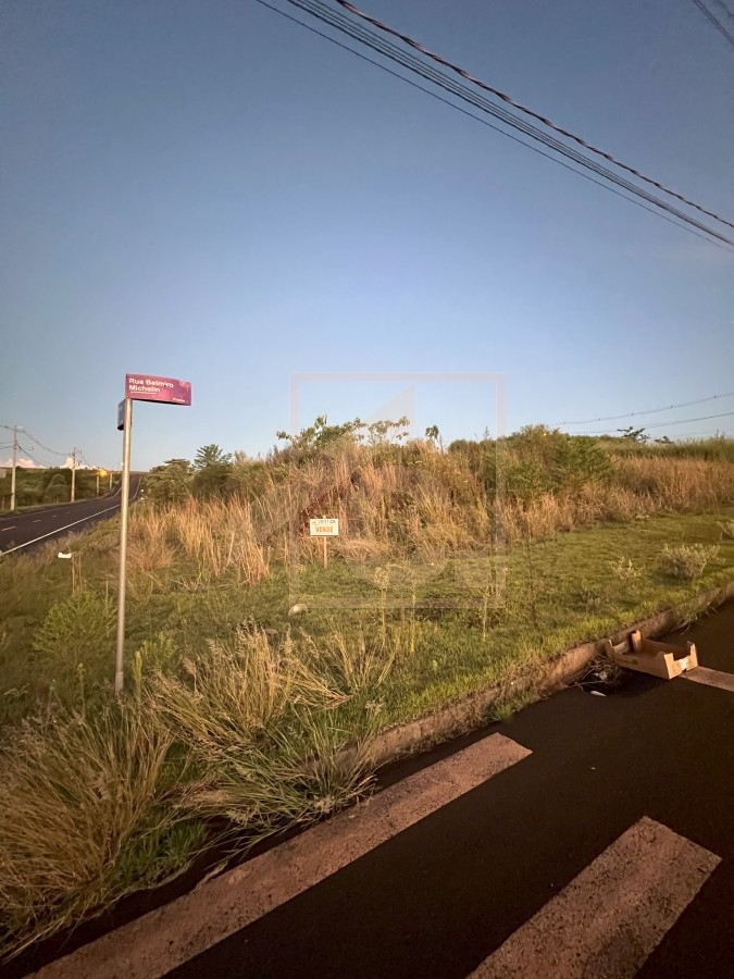 Terreno de esquina à venda em Pato Branco no bairro Fraron
