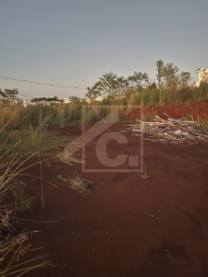 Terreno de esquina à venda em Pato Branco no bairro Fraron