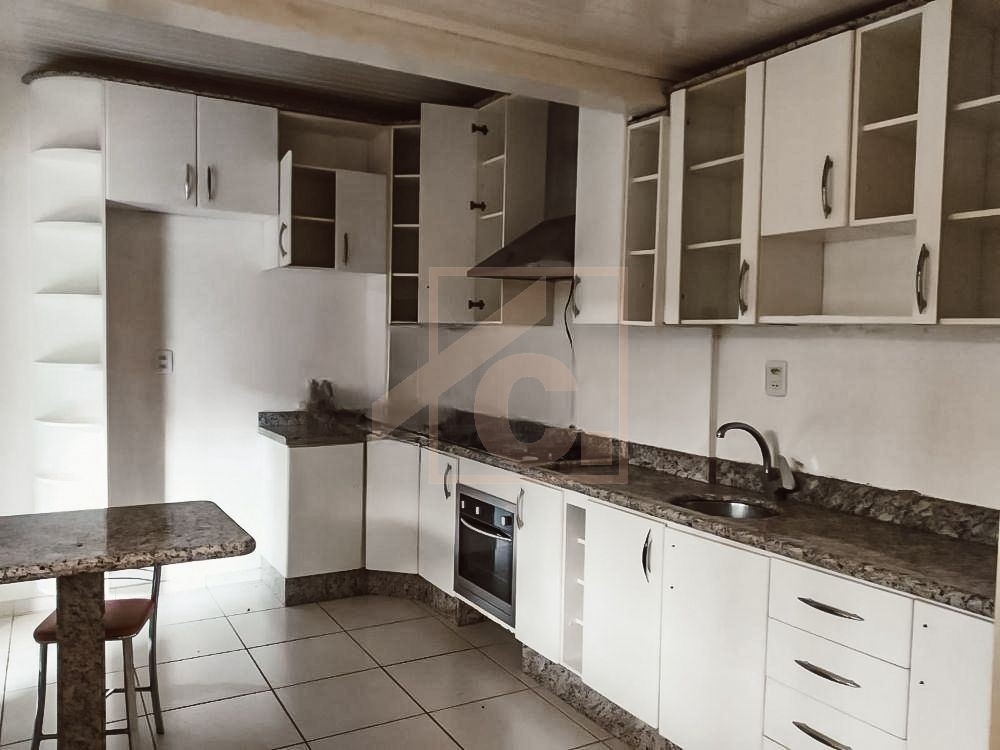 Casa à venda em Pato Branco com 1 Suíte + 2 Quartos e Piscina  no bairro Jardim das Américas