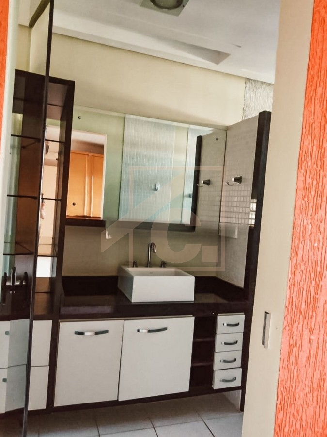 Casa à venda em Pato Branco com 1 Suíte + 2 Quartos e Piscina  no bairro Jardim das Américas