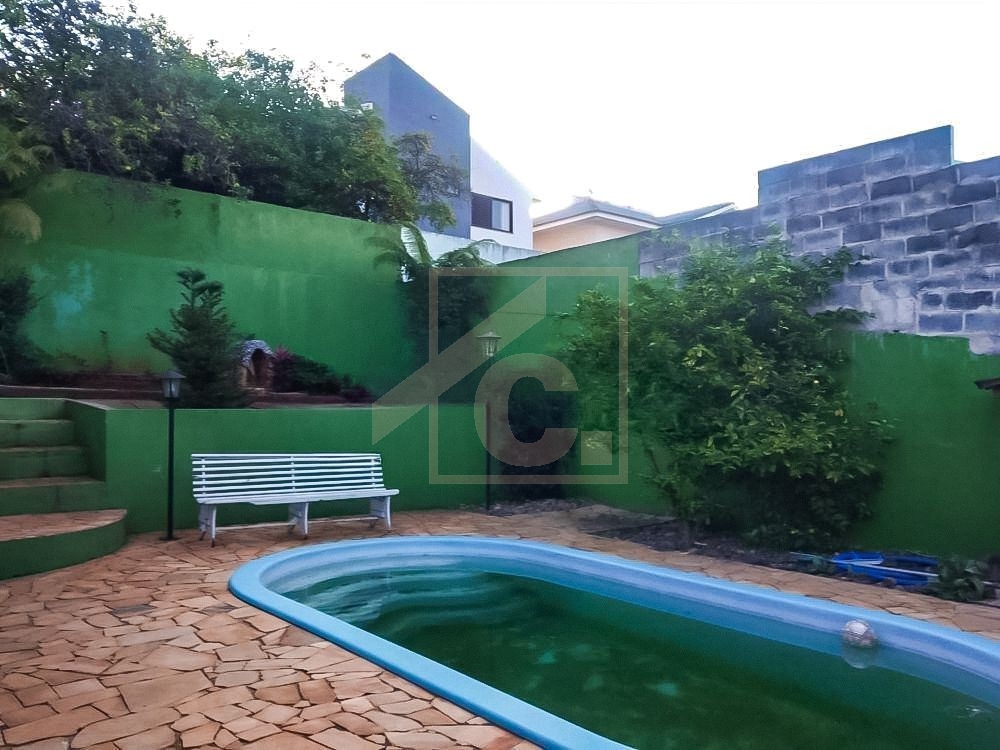 Casa à venda em Pato Branco com 1 Suíte + 2 Quartos e Piscina  no bairro Jardim das Américas