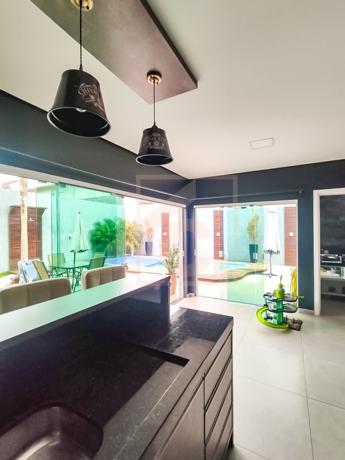 Casa à venda em Pato Branco no bairro São Francisco mobiliada e com piscina