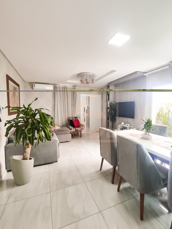 Casa à venda em Pato Branco no bairro São Francisco mobiliada e com piscina